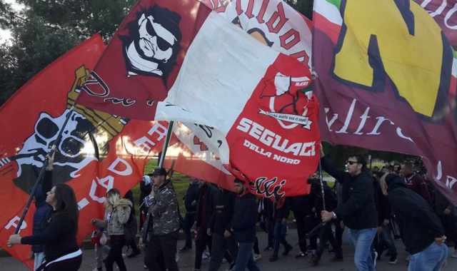 Dall'amore per la Salernitana all'odio nei confronti del Lecce: il Bari tra gemellaggi e rivalità